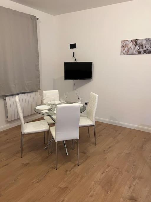004- Brand New 1 Bedroom Apartment F1 Ealing Esterno foto