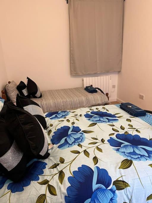 004- Brand New 1 Bedroom Apartment F1 Ealing Esterno foto