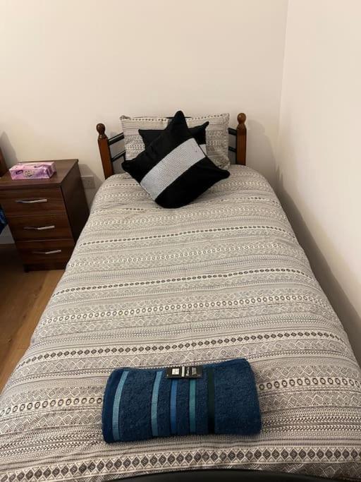 004- Brand New 1 Bedroom Apartment F1 Ealing Esterno foto