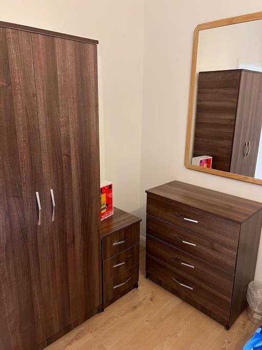 004- Brand New 1 Bedroom Apartment F1 Ealing Esterno foto
