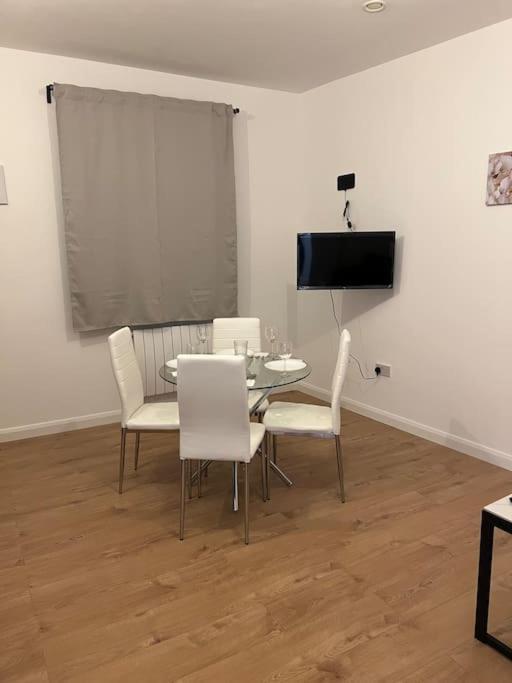 004- Brand New 1 Bedroom Apartment F1 Ealing Esterno foto