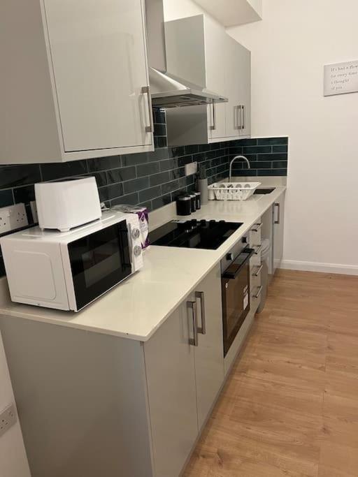 004- Brand New 1 Bedroom Apartment F1 Ealing Esterno foto