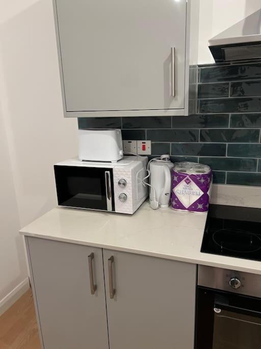 004- Brand New 1 Bedroom Apartment F1 Ealing Esterno foto