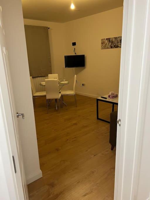 004- Brand New 1 Bedroom Apartment F1 Ealing Esterno foto